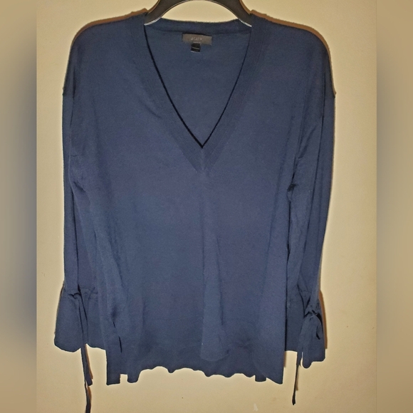 J.crew Merino Wool V Neck Sweater With Drawstrin Sleeves Size M - Picture 5 of 10